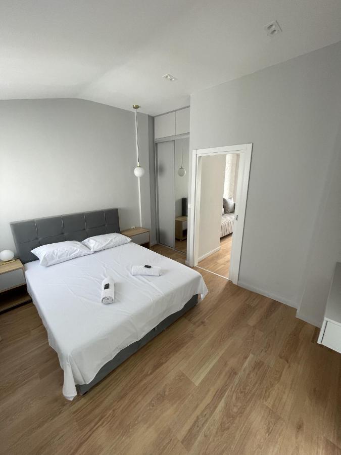 Lungomare Apartments Petrovac Kültér fotó